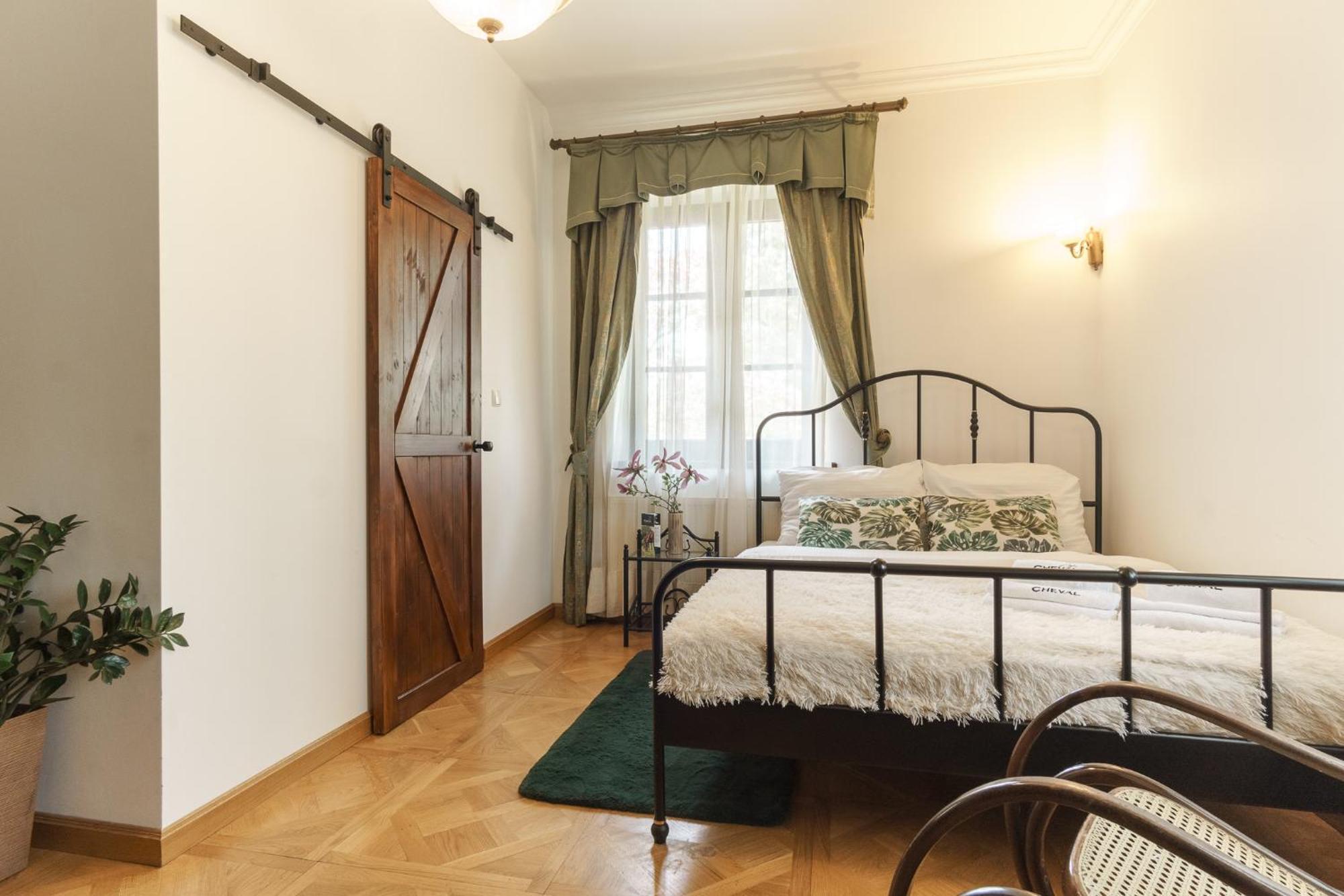 Apartamenty W Dworku Cheval Krakow Exterior photo